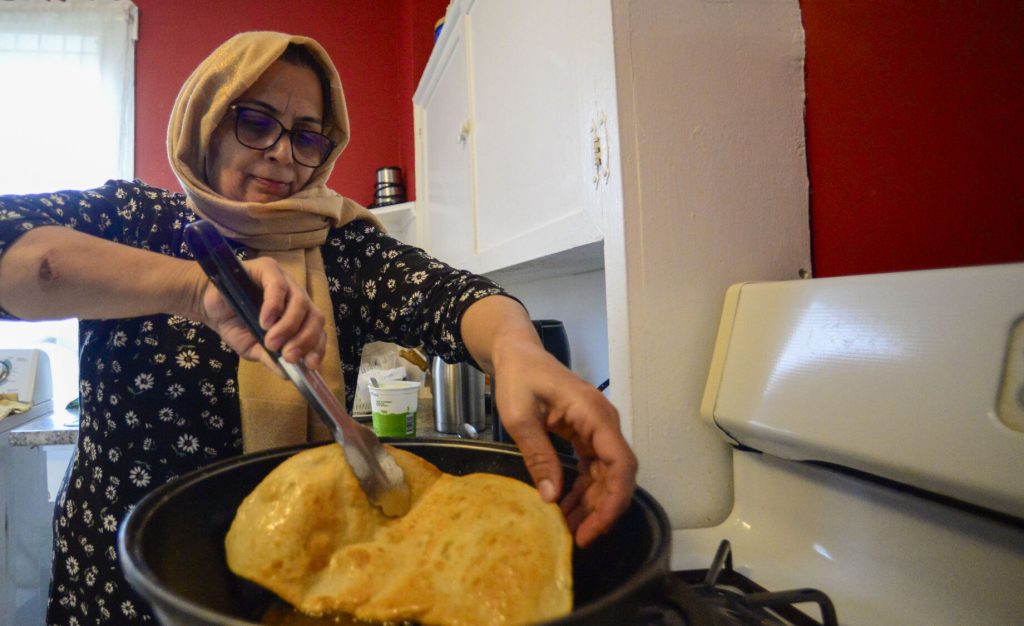 Afghanistan-refugees-bread-baking-brattleboro-vermont-country-magazine